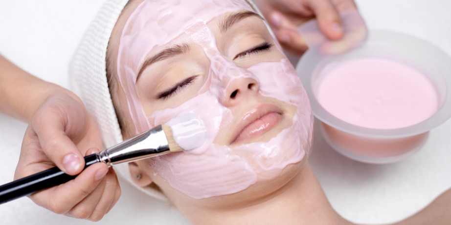 Tretman lica u trajanju od 80 min + gratis korekcija obrva i depilacija nausnica